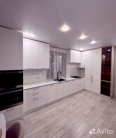 Кухня на заказ с островом