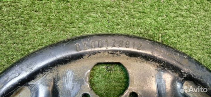 Щиток тормозного механизма задний левый Nissan