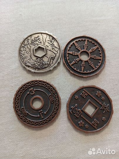 Монеты из пятер,Киндеры, скрепыши топ 5