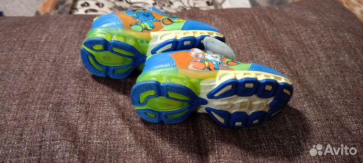 Кроссовки детские