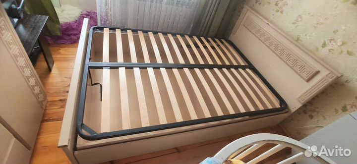 Кровать с подъемным механизмом 140х200