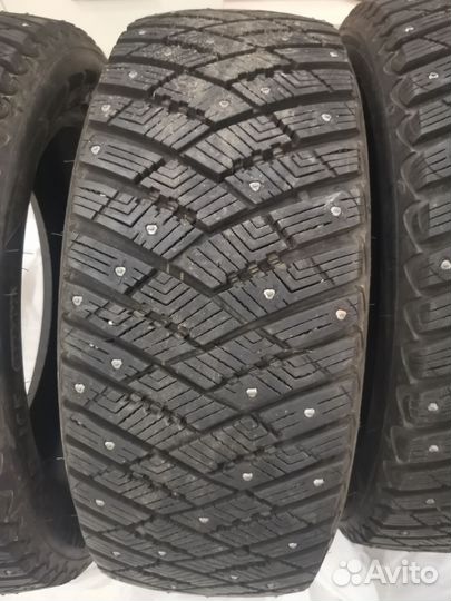 Goodyear UltraGrip Ice Arctic SUV 215/55 R18