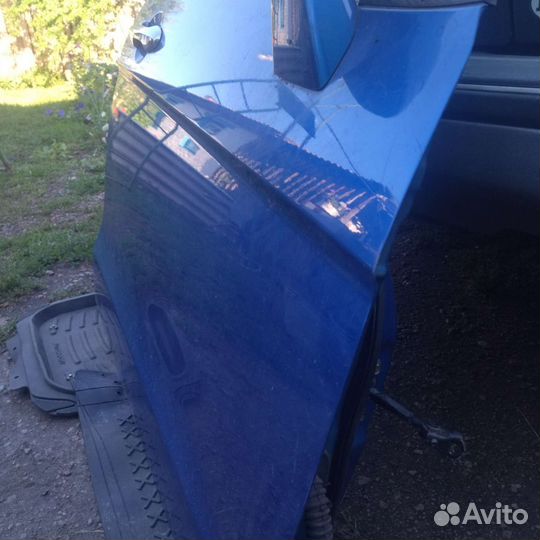 Дверь правая передняя Honda edix