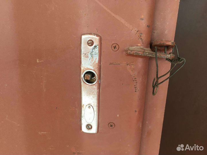 Судовые двери