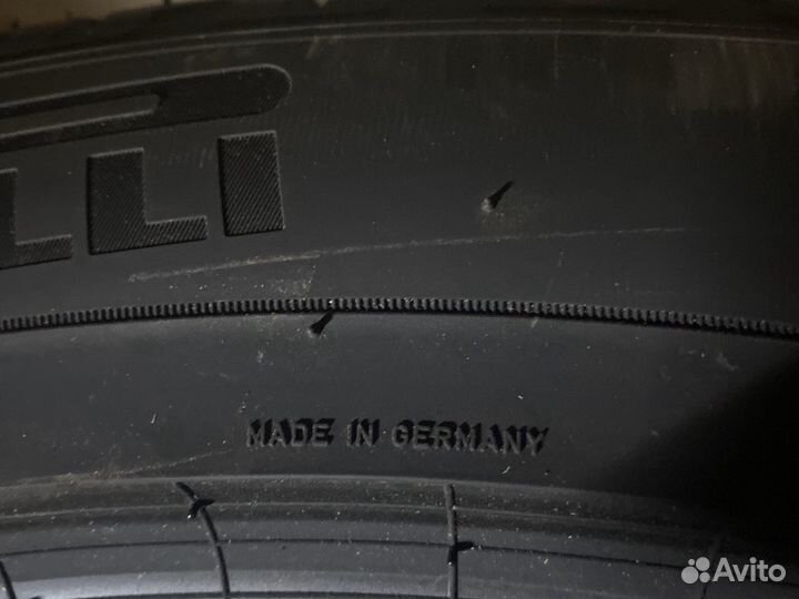 Pirelli Scorpion Winter 315/35 R22 и 275/40 R22