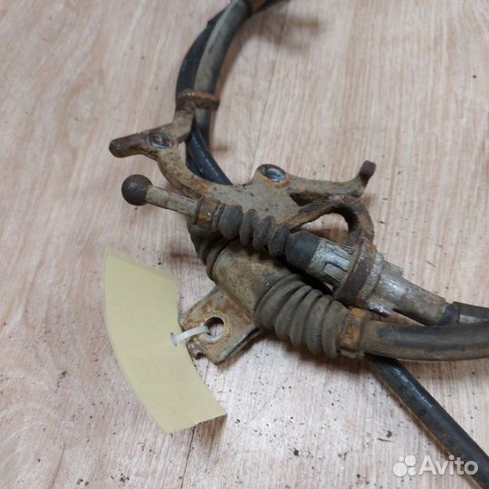 Трос ручника левый Mitsubishi Outlander 3