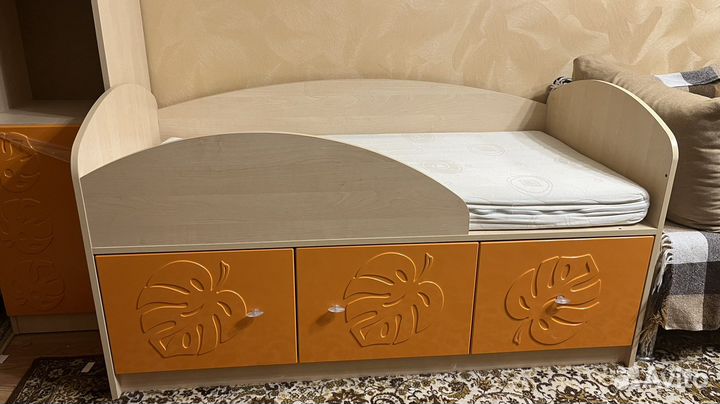 Детская кровать и мебель маугли