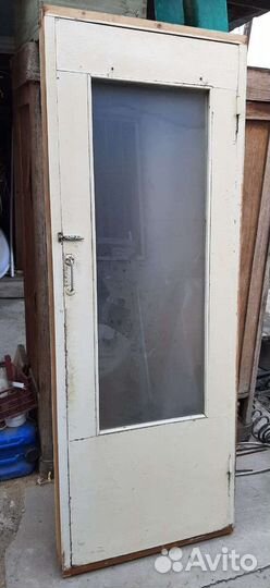 Дверь с матовым стеклом