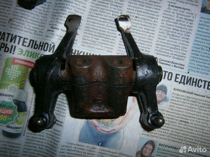 Коромысло клапанов со штангами двигателя 4 ч