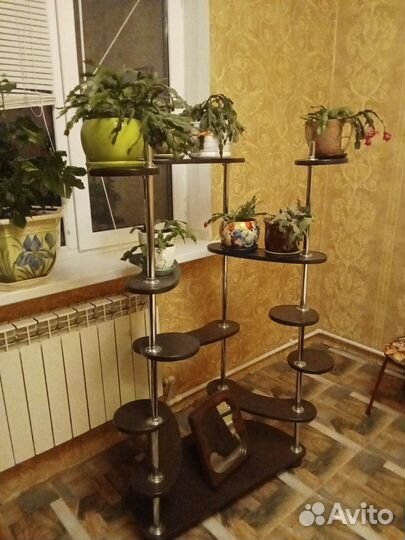 Подставка для цветов напольная