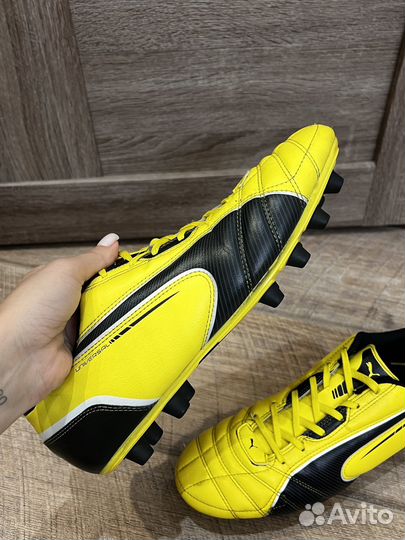 Футбольные бутсы