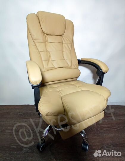 Компьютерное кресло с вибро массажем бежевое.Новое