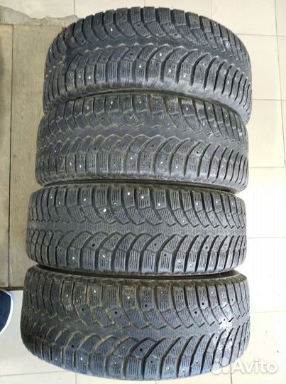 Bridgestone Blizzak Spike-01 195/65 R15