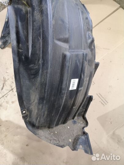 Подкрылок Toyota Rav4 ACA21W передний правый