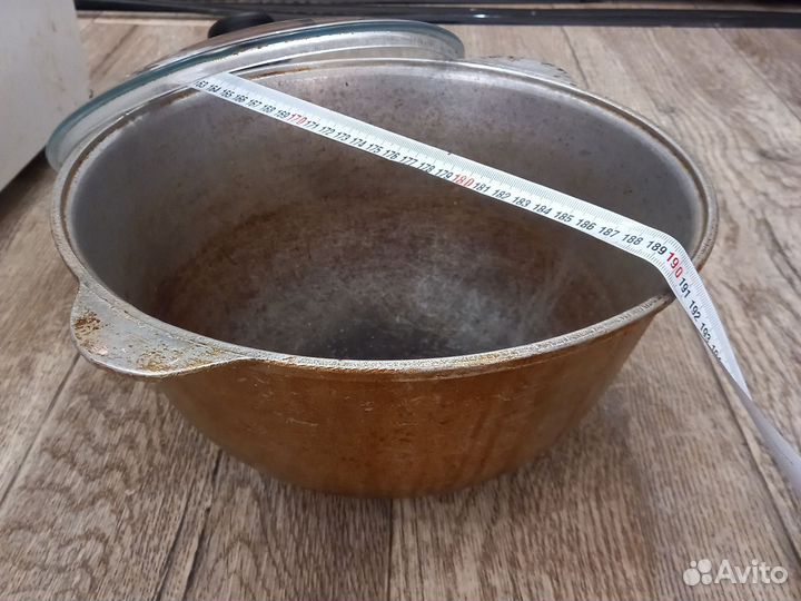 Казан,диаметр 30см,высота 15см