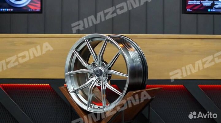 Литой диск FF R18 5x100