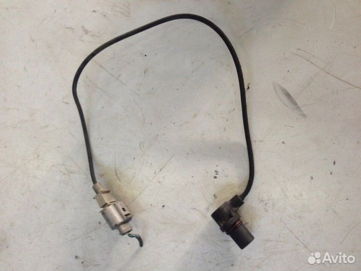Датчик коленвала Volkswagen Passat 1.6 1999