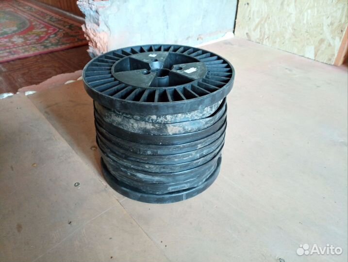 Катушки пластиковые и деревянные