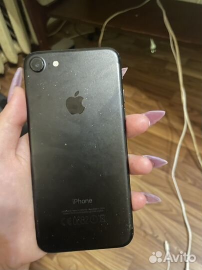 Телефон iPhone 7