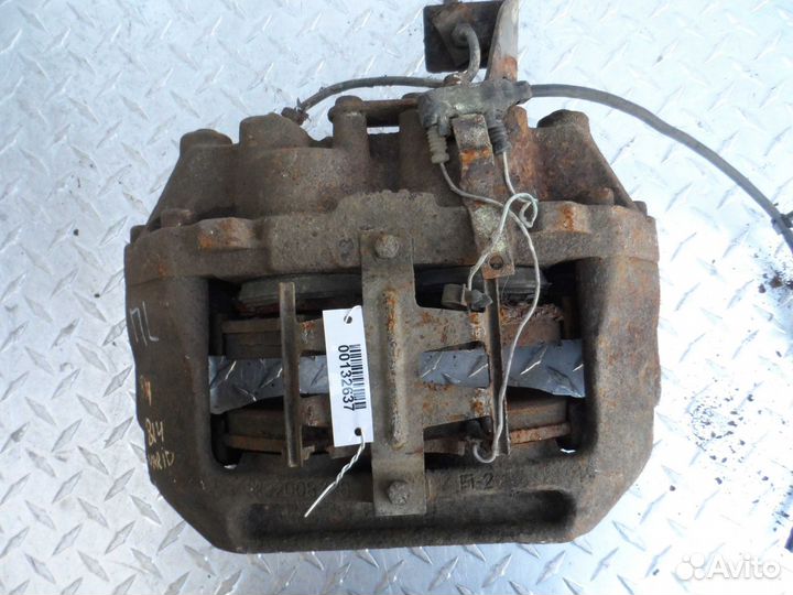 Суппорт передний левый Mercedes Vario 814D