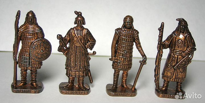 Киндер - солдатики