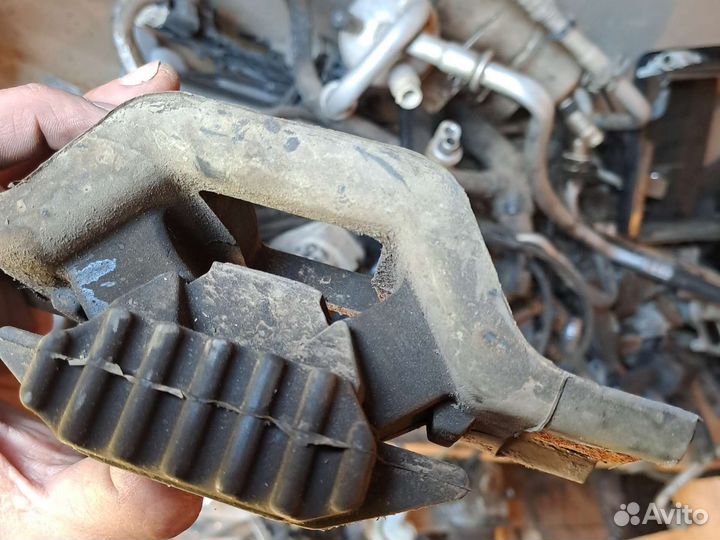 Подушка кпп форд фюжн левая