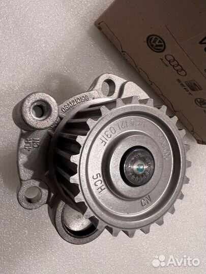 Помпа, водяной насос Audi, VW 1.8L 2.0L