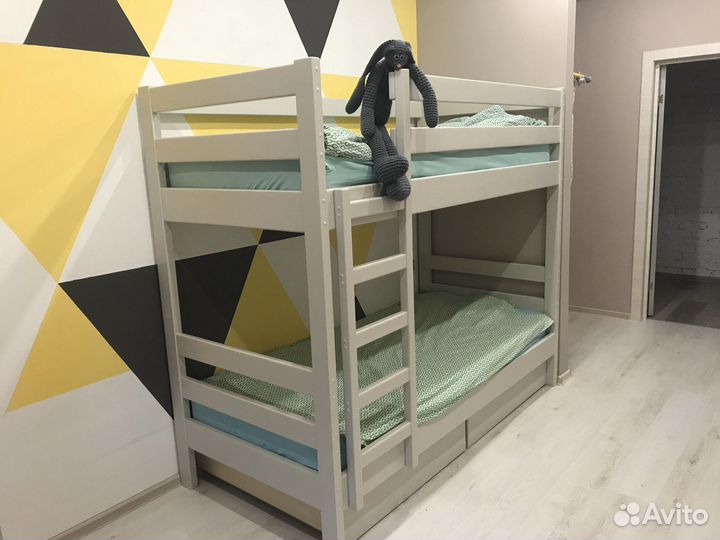 Двухъярусная кровать