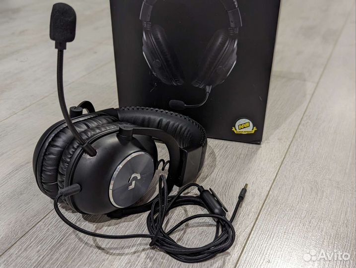 Игровые наушники гарнитура Logitech G Pro
