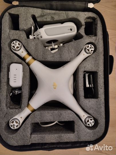 Квадрокоптер DJI phantom 3 pro