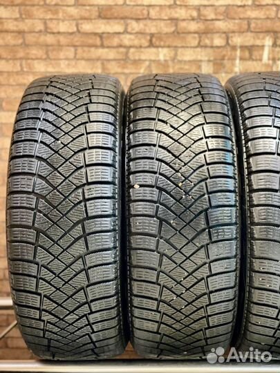 Pirelli Ice Zero FR 215/55 R17