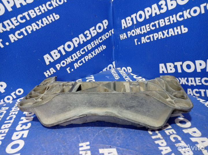 Кронштейн кпп Bmw E60 седан N52B25 2007