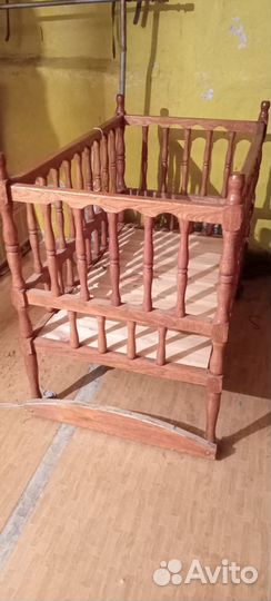 Детская кроватка