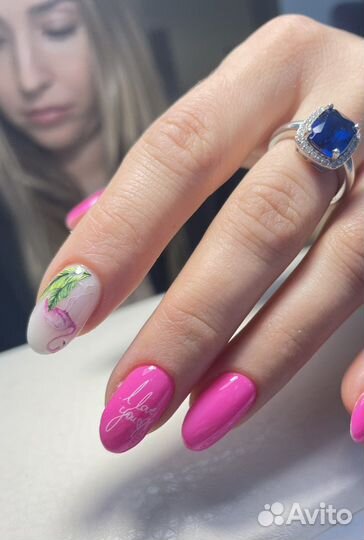 Педикюр с покрытием лаком