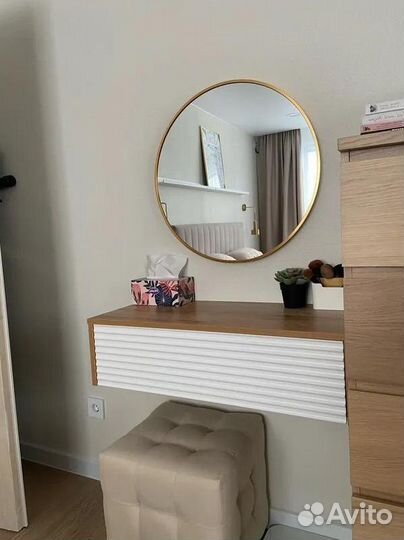 Зеркало в алюминиевой раме