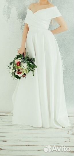 Свадебное платье А-силуэт