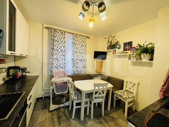 2-к. квартира, 52 м², 1/5 эт.