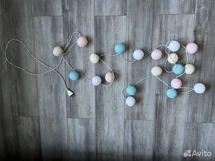 Гирлянда из хлопковых шариков