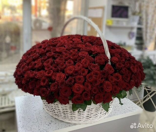 101 роза в корзине 201 роза