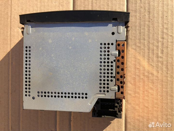 96489417 Штатная магнитола Peugeot 307