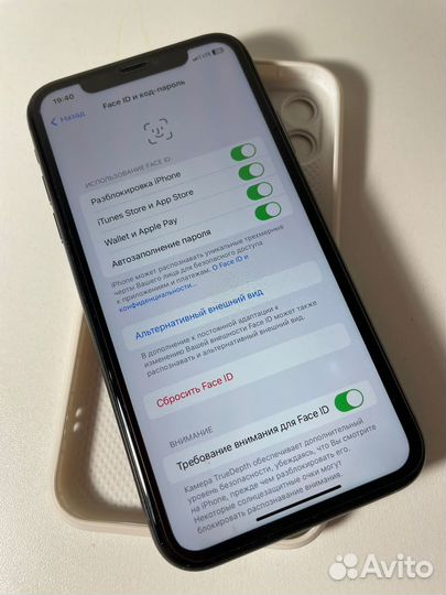 Телефон iPhone 11 64gb