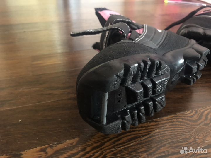 Лыжные ботинки на липучках, очень удобные и тёплые