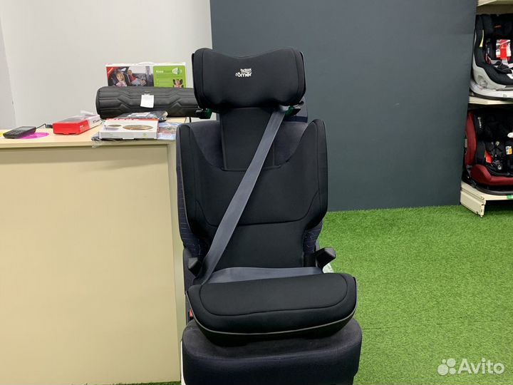 Автокресло Britax Römer Kidfix M i-size isofix