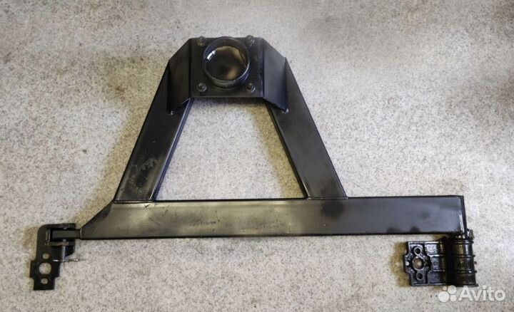 Кронштейн запаски (калитка) Hummer H2