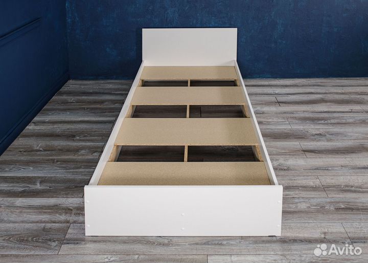 Кровать с матрасом