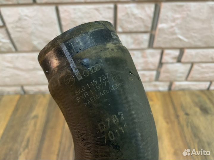 Audi A4 (B8) Патрубок интеркулера 1.8 л cdhb