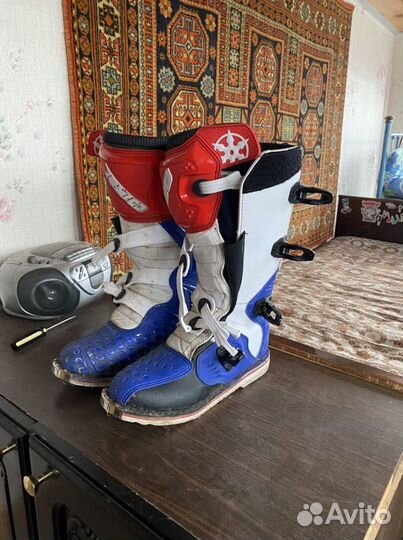 Мото шлем каска+мотоботы + защита