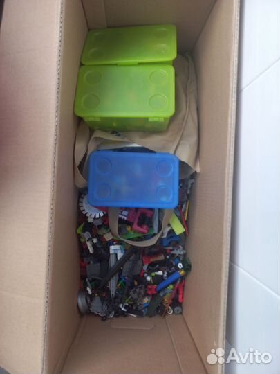 Коробка с lego