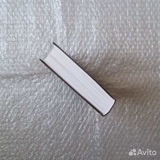 На пятьдесят оттенков темнее. эл Джеймс