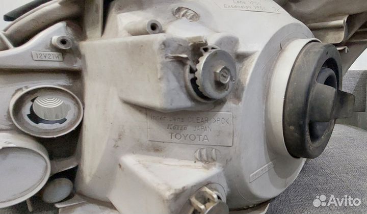 Фара Toyota Premio 240